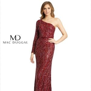 ⭐️SALE⭐️Mac Duggal NWT burgundy one shoulder gown